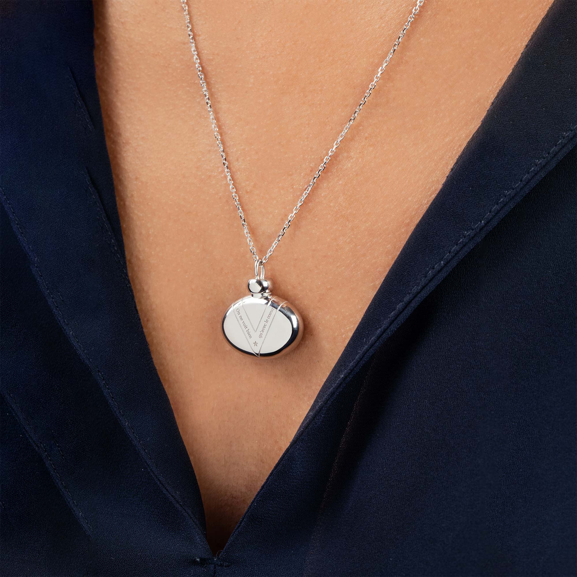 bijou de mariage, bijou souvenir enterrement vie de jeune fille, cadeau de mariage, bijou de mariée, collier de mariée, bijou pour cendre, bijou commémoratif, bijou cheveux bébé, bijou poil de chien, bijou de chat, bijou de deuil, pendentif en or, bijou de luxe, bijou haut de gamme