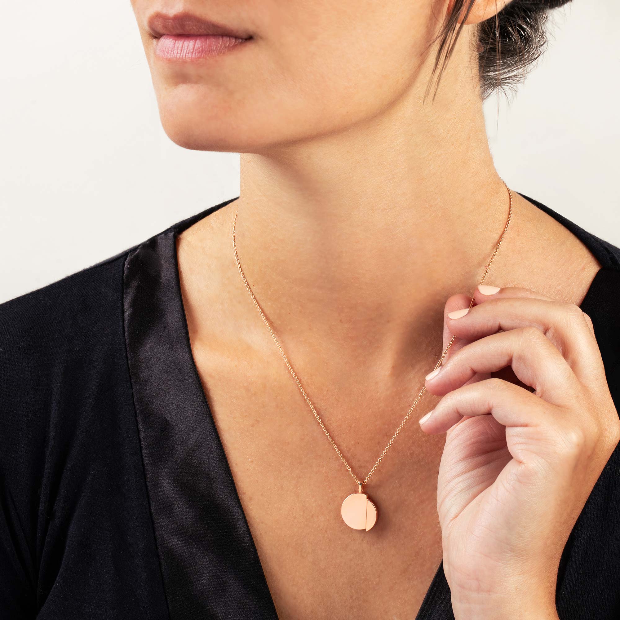 bijou de mariage, bijou souvenir enterrement vie de jeune fille, cadeau de mariage, bijou de mariée, collier de mariée, bijou pour cendre, bijou commémoratif, bijou cheveux bébé, bijou poil de chien, bijou de chat, bijou de deuil, pendentif en or, bijou de luxe, bijou haut de gamme
