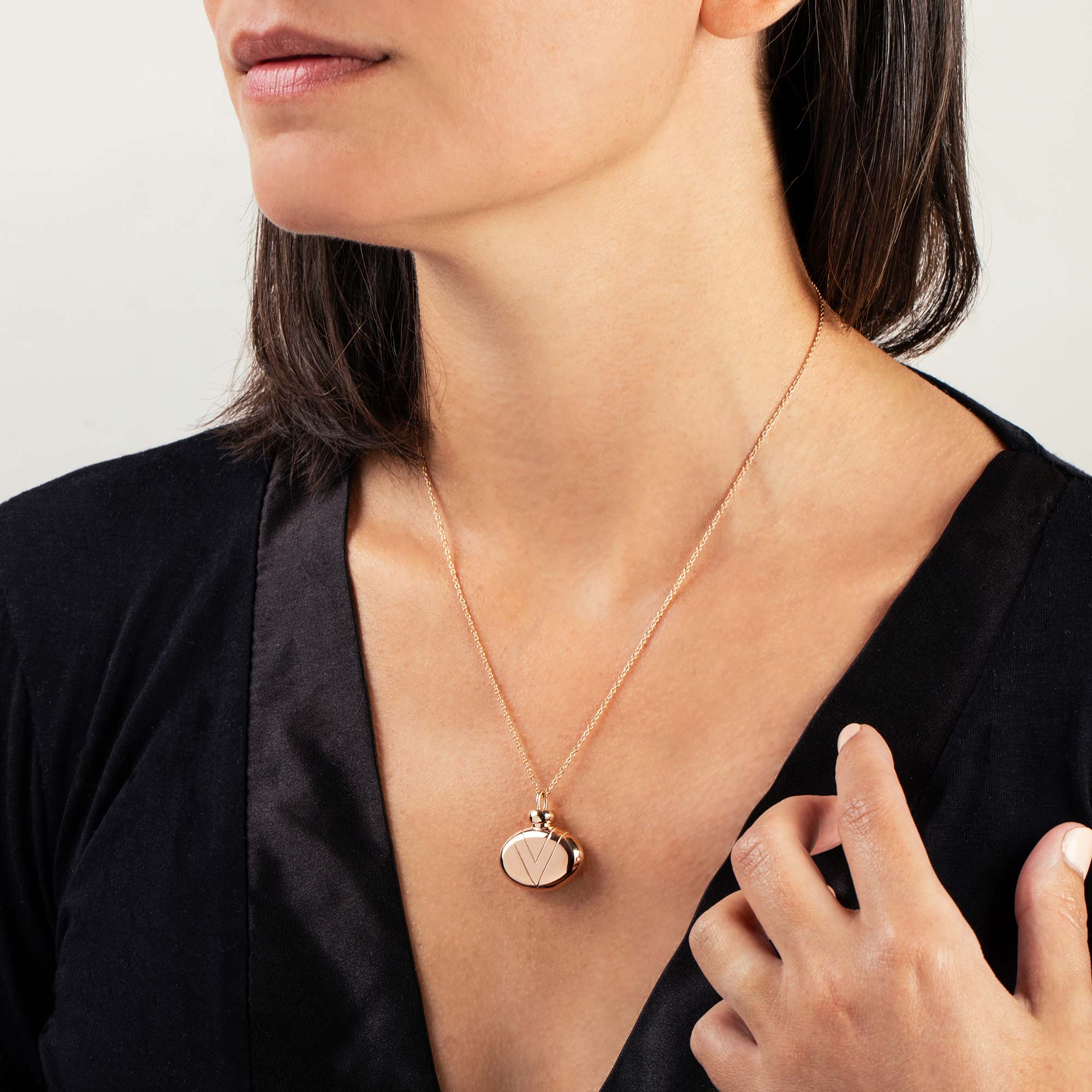 bijou de mariage, bijou souvenir enterrement vie de jeune fille, cadeau de mariage, bijou de mariée, collier de mariée, bijou pour cendre, bijou commémoratif, bijou cheveux bébé, bijou poil de chien, bijou de chat, bijou de deuil, pendentif en or, bijou de luxe, bijou haut de gamme
