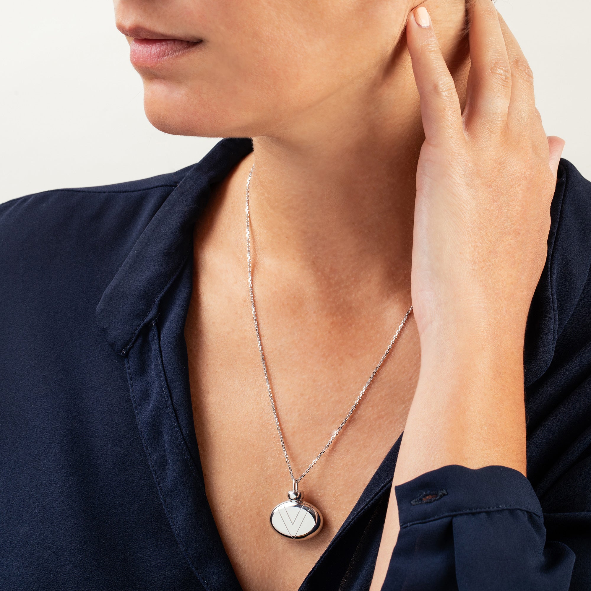 bijou de mariage, bijou souvenir enterrement vie de jeune fille, cadeau de mariage, bijou de mariée, collier de mariée, bijou pour cendre, bijou commémoratif, bijou cheveux bébé, bijou poil de chien, bijou de chat, bijou de deuil, pendentif en or, bijou de luxe, bijou haut de gamme