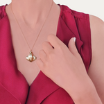 bijou de mariage, bijou souvenir enterrement vie de jeune fille, cadeau de mariage, bijou de mariée, collier de mariée, bijou pour cendre, bijou commémoratif, bijou cheveux bébé, bijou poil de chien, bijou de chat, bijou de deuil, pendentif en or, bijou de luxe, bijou haut de gamme